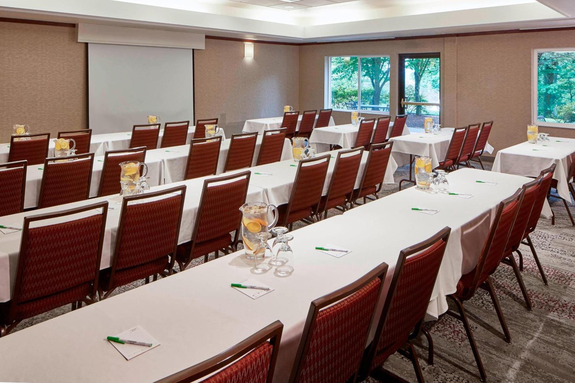 Courtyard By Marriott Portland Southeast/Clackamas Exterior photo