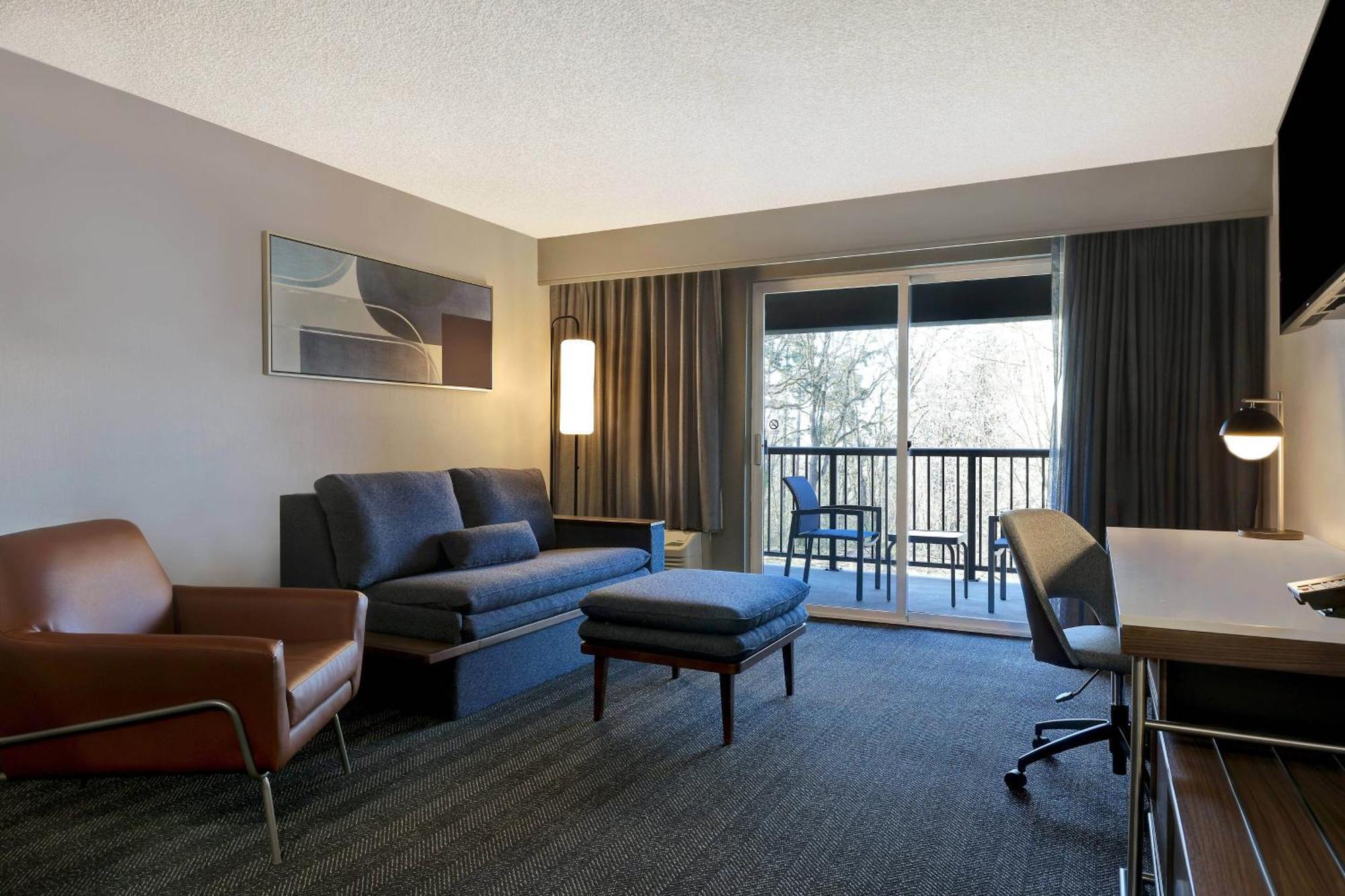 Courtyard By Marriott Portland Southeast/Clackamas Exterior photo